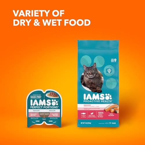 IAMS Proactive Health Indoor Weight Control & Hairball Care Adult Dry Cat Food, Chicken & Turkey Recipe, 7 lb. Bag