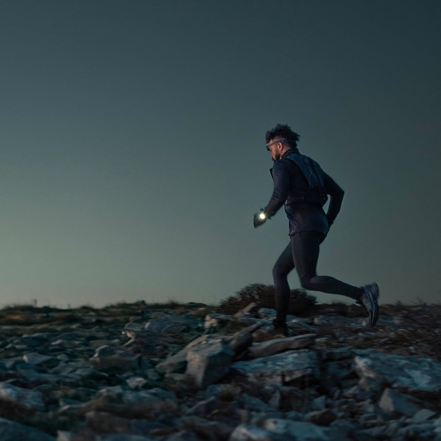 Garmin fēnix® 8 – 51 mm, Solar, Sapphire, Premium Multisport GPS Smartwatch, Long-Lasting Battery Life, Dive-Rated, Built-in LED Flashlight, Carbon Gray DLC Titanium with Pebble Gray Band