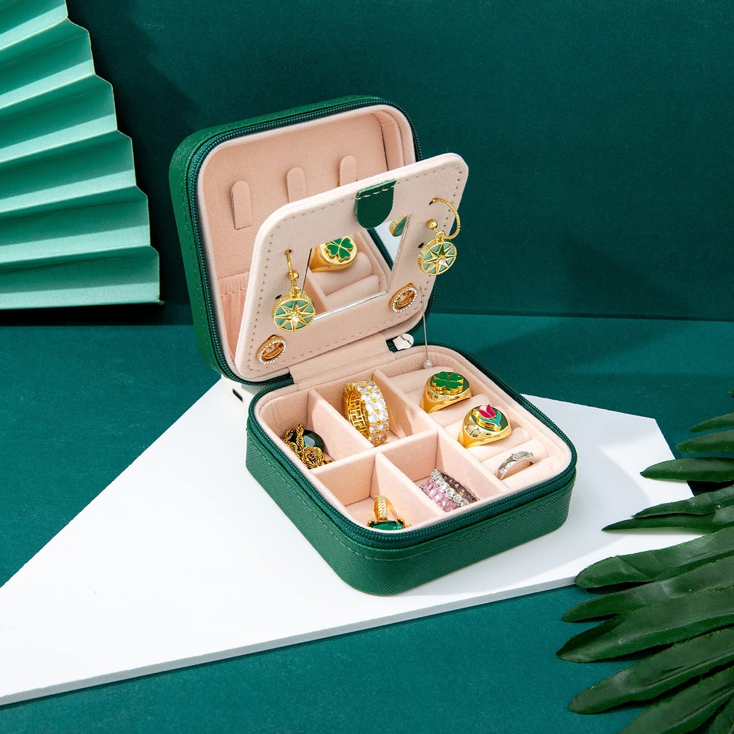 KElofoN Travel jewelry case Travel jewelry box Travel Jewelry Organizer Small box Gift for Girls Women with Mirror(Green)