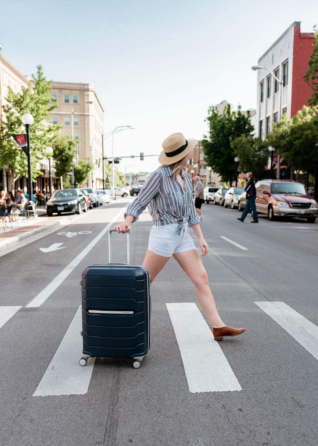 Samsonite Freeform Hardside Carry-On Luggage with Spinner Wheels - Hardshell Suitcase - TSA, Airline-Approved - Expandable Hard Shell, Smooth Rolling Wheels for Lightweight Travel – Black