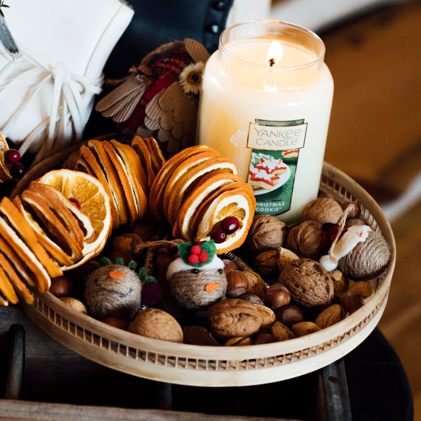 Yankee Candle Christmas Cookie, Scented Candle, 22oz Large Jar with up to 150 Hour Burn Time, Giftable, Holidays